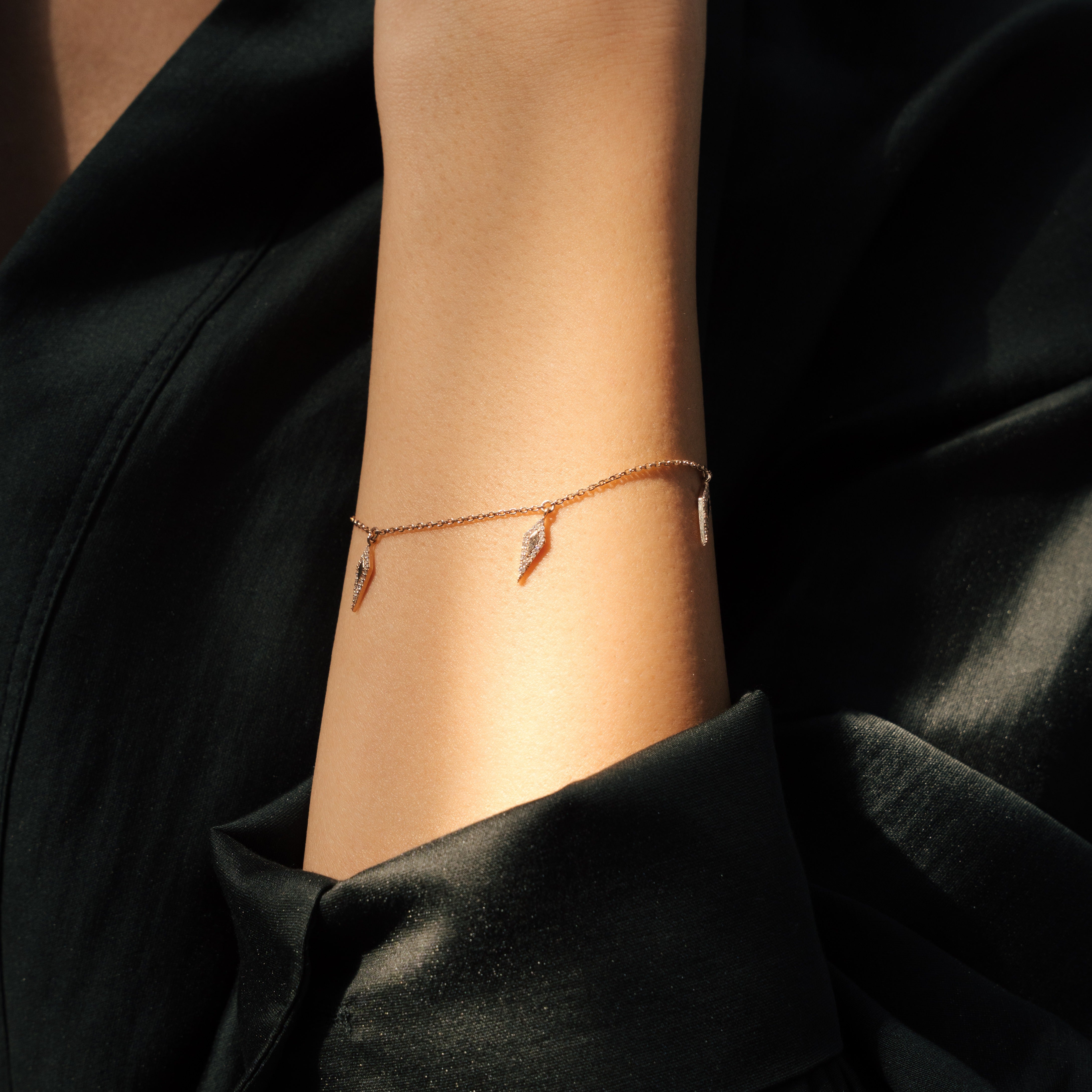 Contour Bracelet - Yellow Gold lifestyle#Metal Colour_Yellow Gold