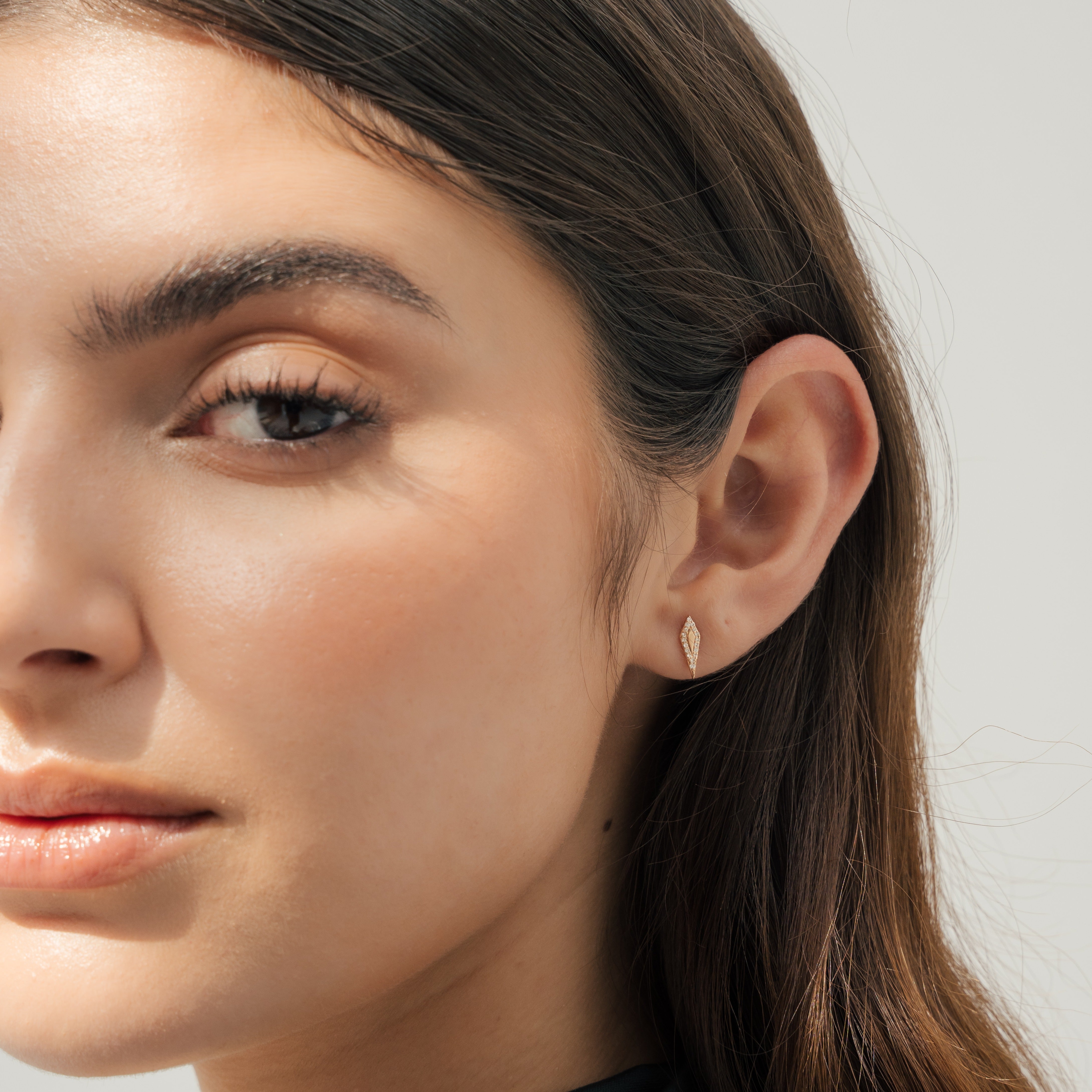 Contour Stud Earrings - White Gold lifestyle#Metal Colour_White Gold