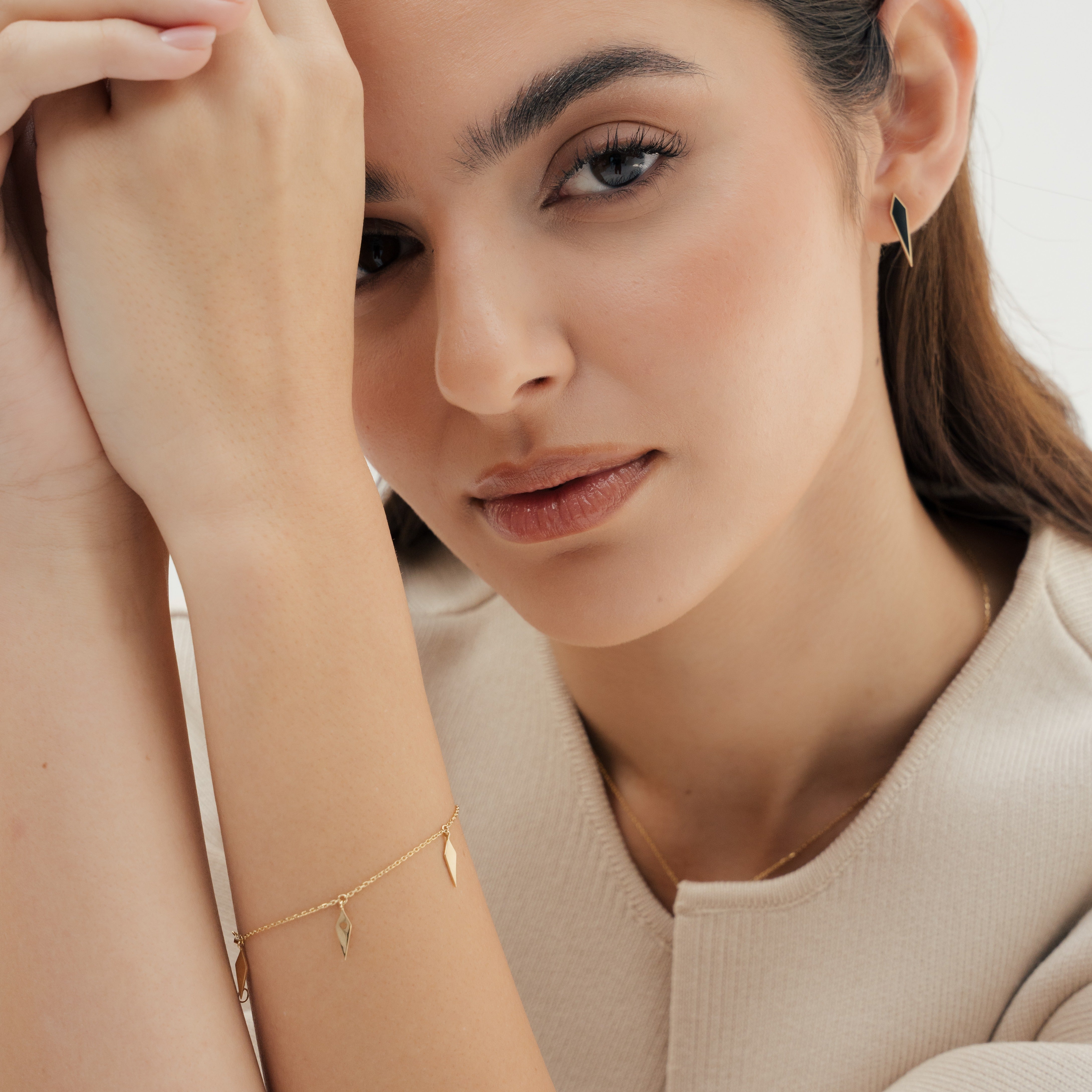 Hue Bold Stud Earrings - Yellow Gold lifestyle#Metal Colour_Yellow Gold