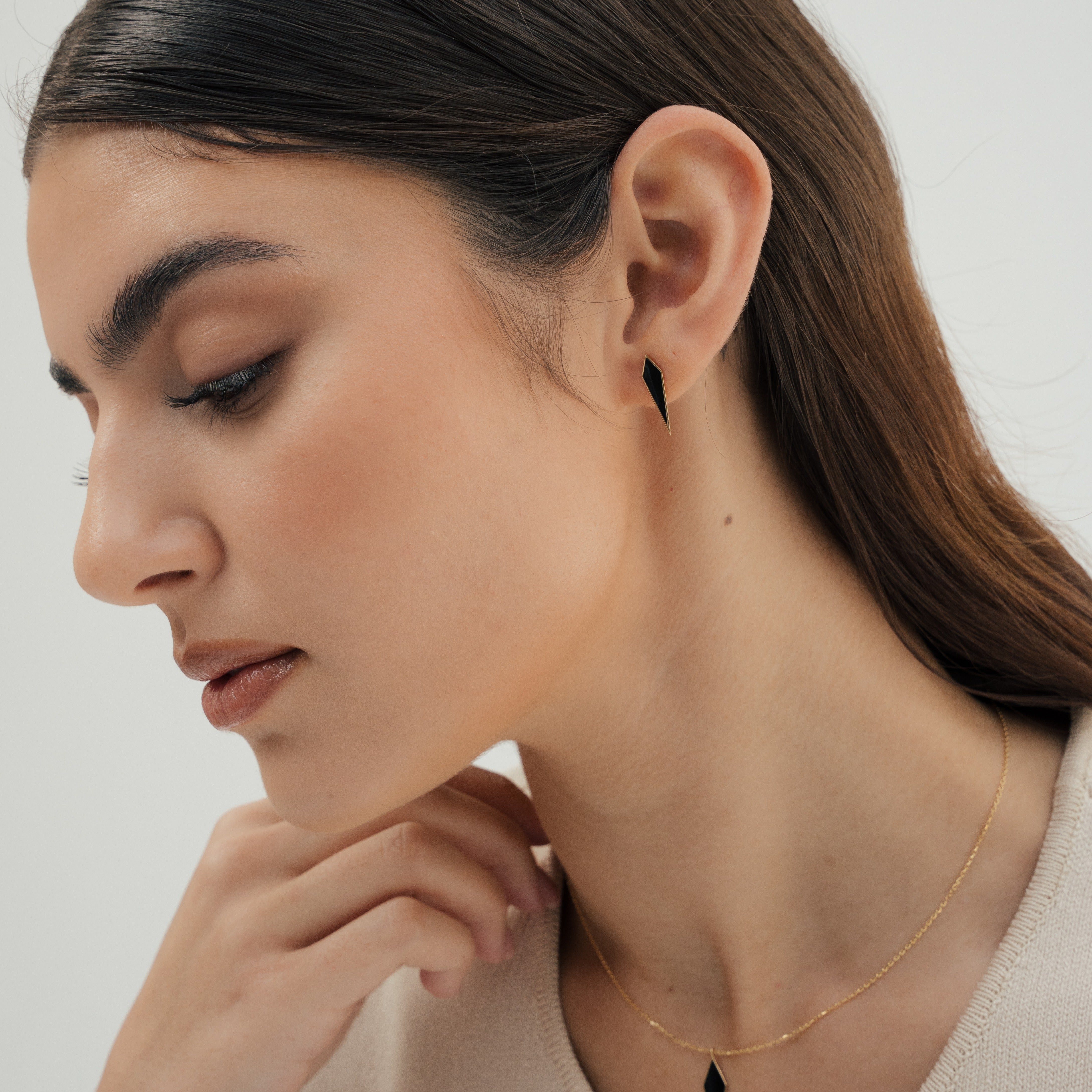 Hue Bold Necklace - Yellow Gold lifestyle#Metal Colour_Yellow Gold